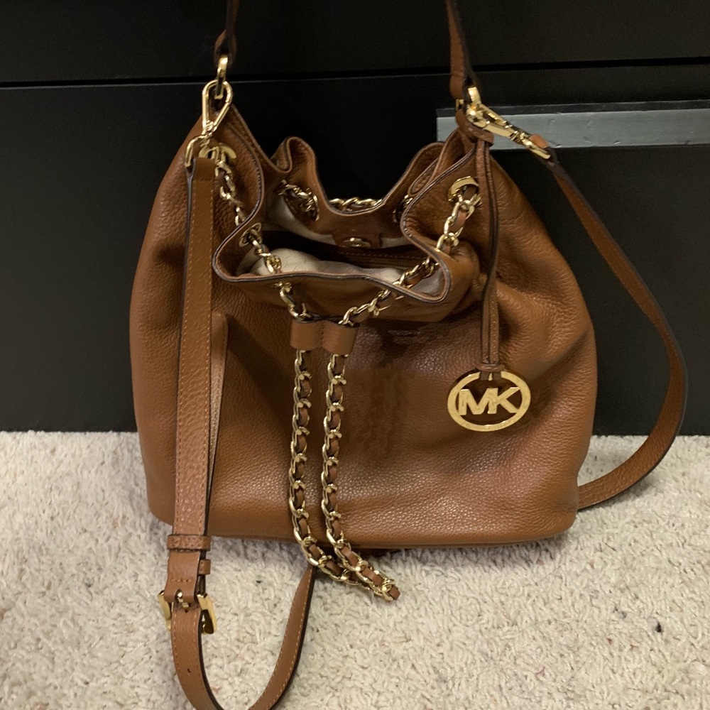 MICHAEL KORS Bucket Bag